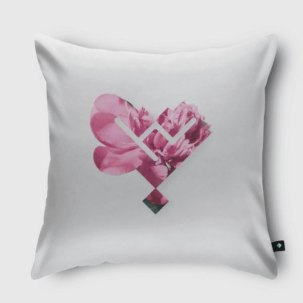 حب Throw Pillow
