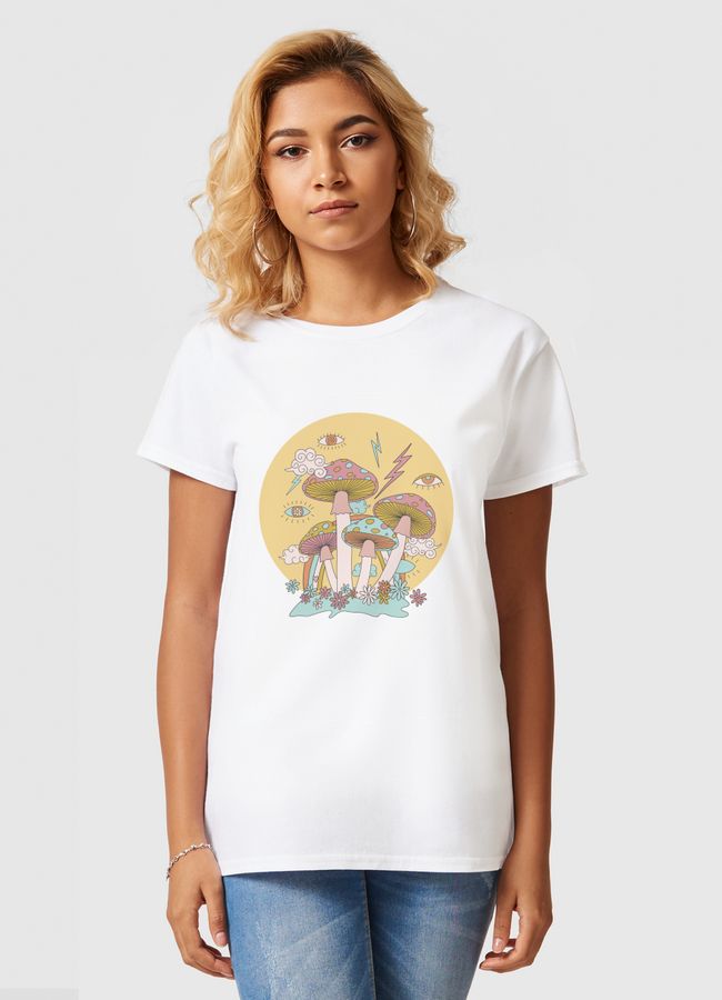 retro 60's hippie sun  - Women Basic T-Shirt