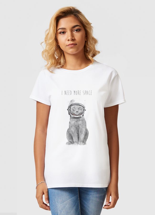 I need more space - Women Basic T-Shirt