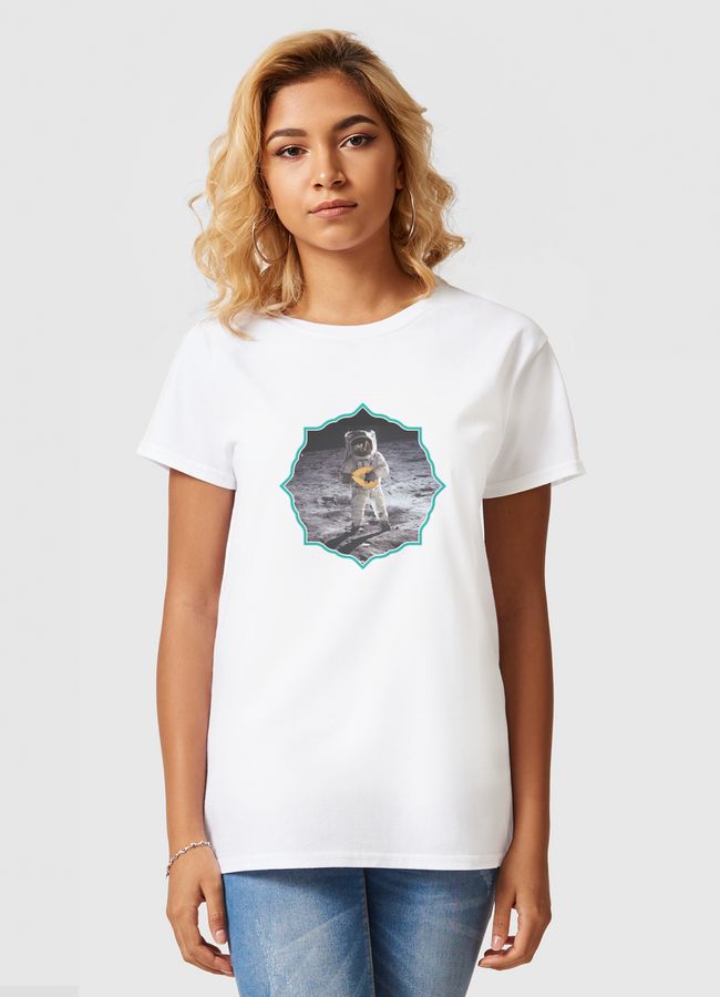 MUSIC EVERYWHERE - Women Basic T-Shirt