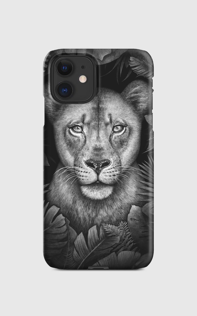 Lioness in tropical leaves - Regular Case