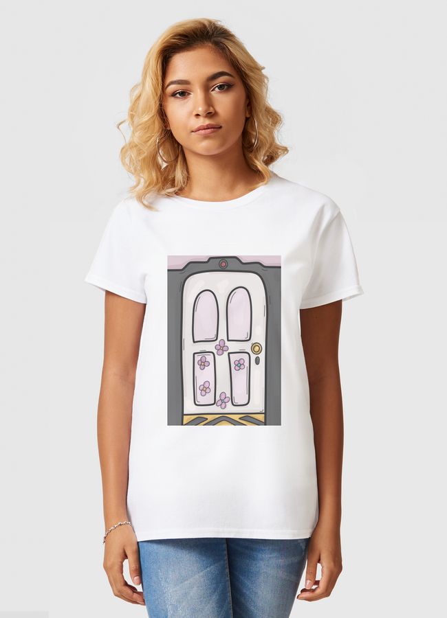 باب بوو  - Women Basic T-Shirt