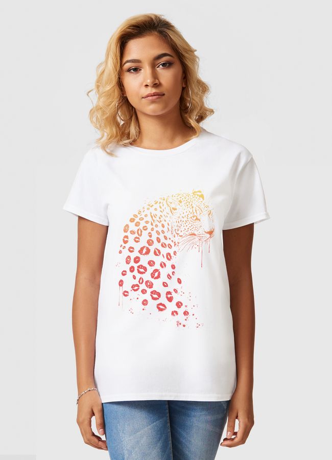 Kiss me - Women Basic T-Shirt