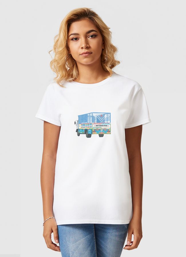 شاحنة في جدة - Women Basic T-Shirt
