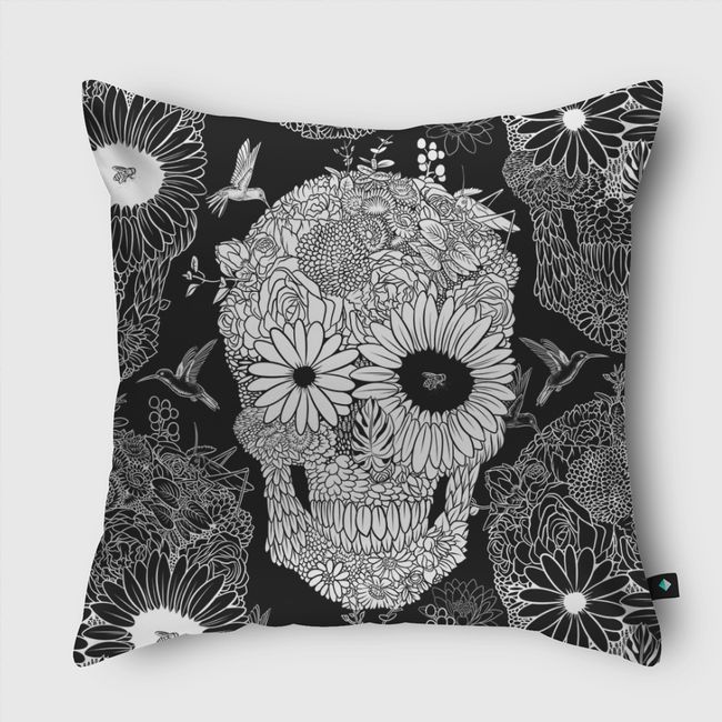 White flower skull - Throw Pillow