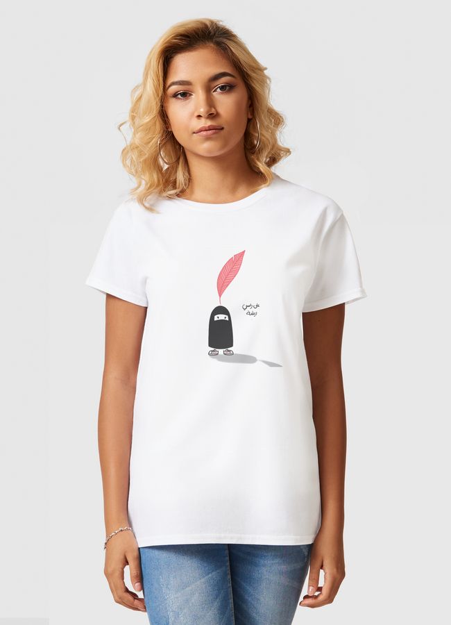 على راسي ريشة - Women Basic T-Shirt