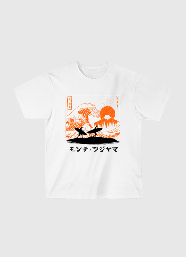 Surfing the wave in Japan Classic T-Shirt