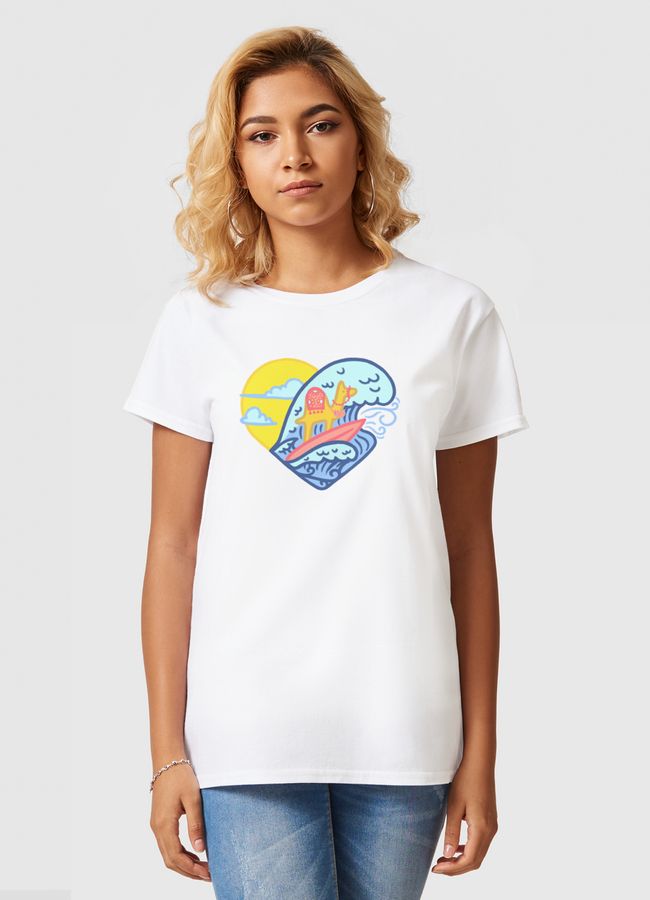Surfin’ Camel - Women Basic T-Shirt